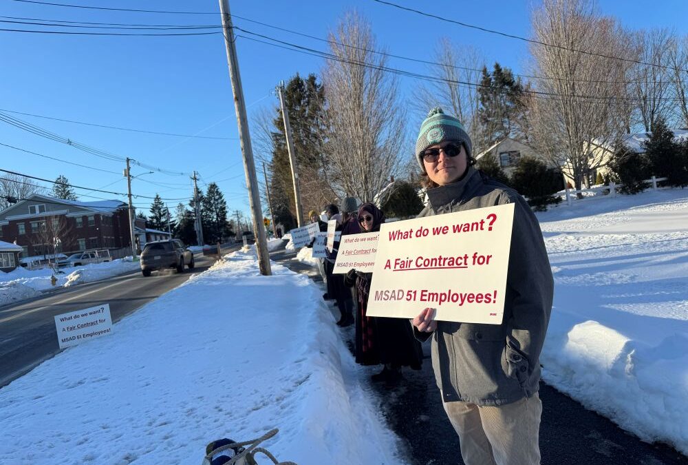 MSAD 51 Education Association Rally for a Fair Contract!